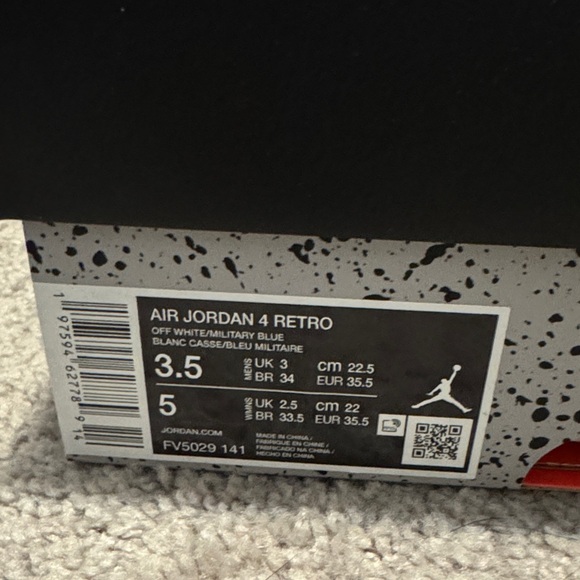 Nike White and Blue Women's Sneakers - Picture 2 of 5